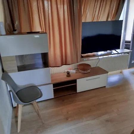 Iam Mit Balkon,3 Schlafzimmer ,7 Betten,150 Qm *